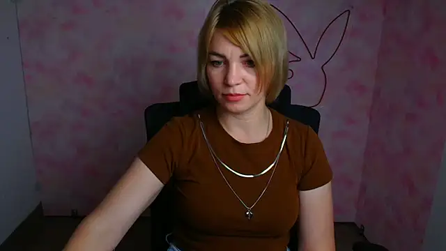 Snapshot of CuttieEmma chatting on 07-02-26, 06:19 CuttieEmma online show from 07-02-26, 06:19