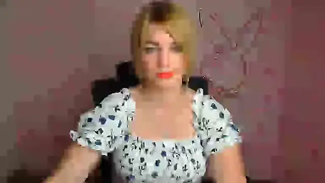 Snapshot of CuttieEmma chatting on 07-14-26, 11:38 CuttieEmma online show from 07-14-26, 11:38