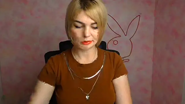 Snapshot of CuttieEmma chatting on 07-24-26, 05:38 CuttieEmma online show from 07-24-26, 05:38