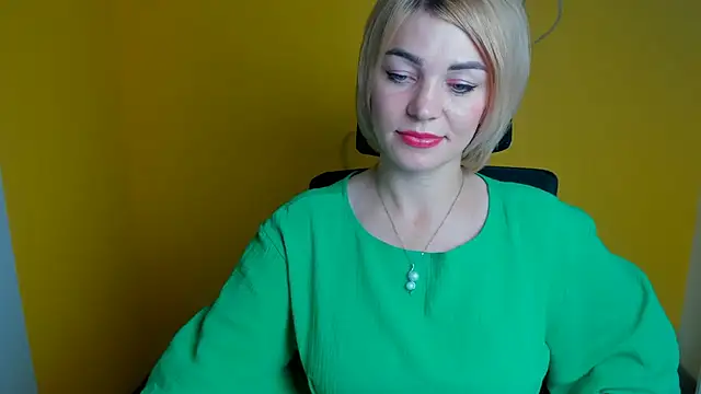 Snapshot of CuttieEmma chatting on 07-29-26, 11:52 CuttieEmma online show from 07-29-26, 11:52