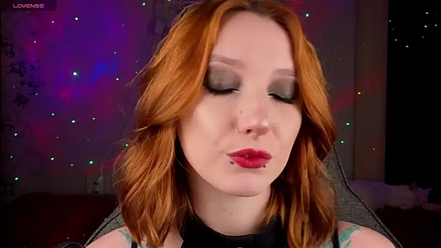 Vamp Mila online show from 05-11-26, 03:18