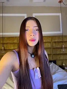 Snapshot of Pushaina__1 chatting on 04-25-26, 04:37 Pushaina 1 online show from 04-25-26, 04:37