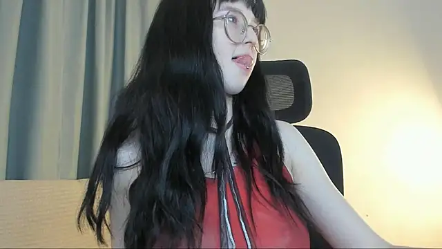 Snapshot of CosmicGleam chatting on 04-09-26, 09:09 CosmicGleam online show from 04-09-26, 09:09