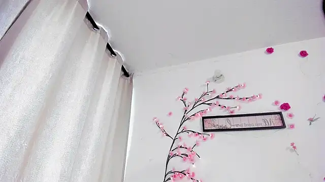 Snapshot of NicoRobinx chatting on 04-20-26, 12:08 NicoRobinx online show from 04-20-26, 12:08