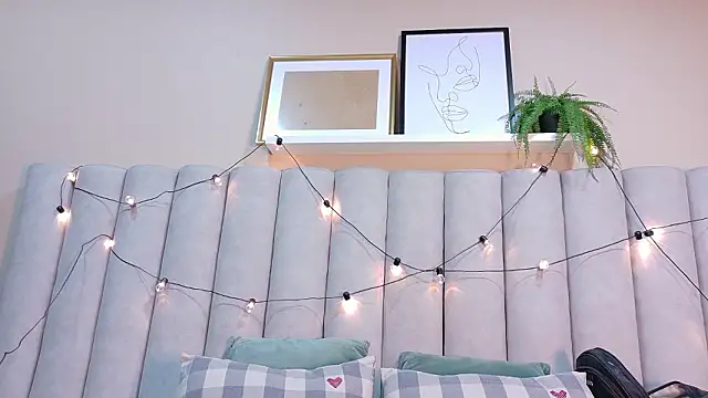 EmmaLou   online show from 02-03-26, 04:10