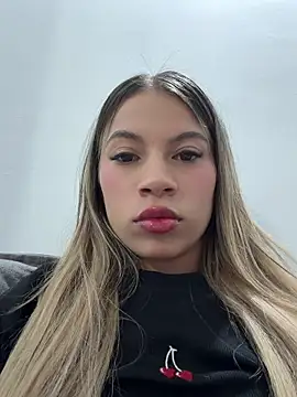 Mia Rosee1 online show from 05-03-26, 12:27
