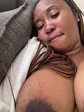 Snapshot of MeekyCurvyAss chatting on 04-04-26, 11:29 MeekyCurvyAss online show from 04-04-26, 11:29