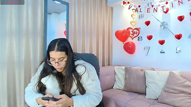 Luna Millers online show from 02-18-26, 03:46