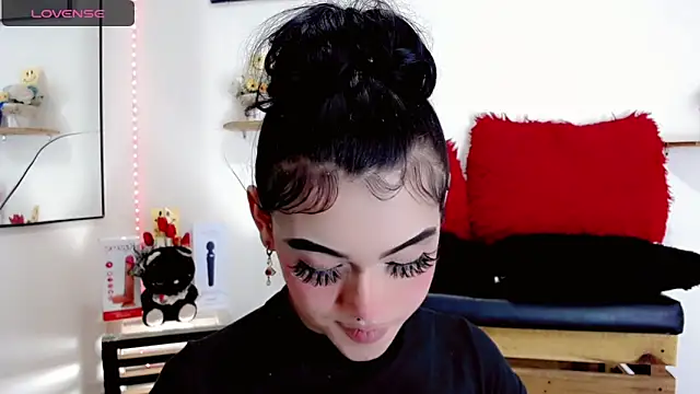 NathalialLooes online show from 02-19-26, 04:52