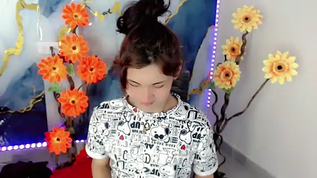 NathalialLooes online show from 06-15-26, 04:15