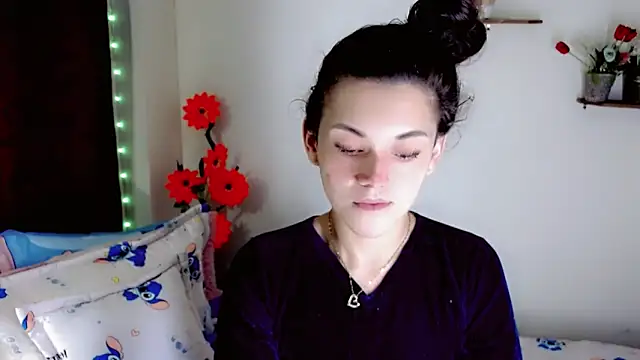 NathalialLooes online show from 06-19-26, 04:50