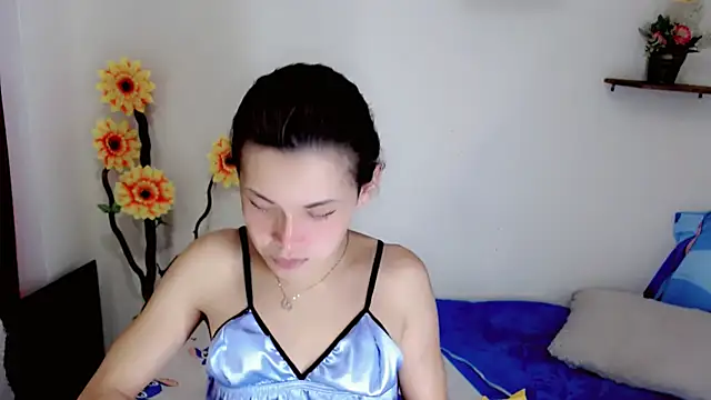 NathalialLooes online show from 06-19-26, 08:23