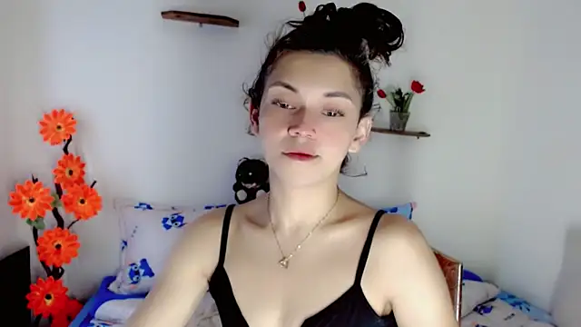 NathalialLooes online show from 06-22-26, 06:05