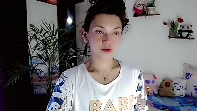 NathalialLooes online show from 06-28-26, 07:09