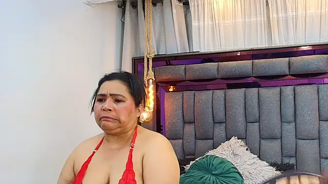 Karina Mendoza online show from 08-02-26, 12:31