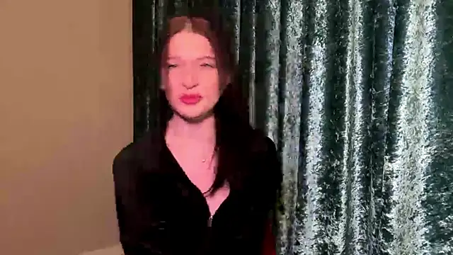 Sarahsolara online show from 03-12-26, 04:02