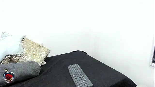 KimberlyVelez  online show from 02-17-26, 07:53