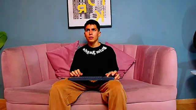 Snapshot of Aron_pulse chatting on 03-16-26, 01:26 Aron pulse online show from 03-16-26, 01:26