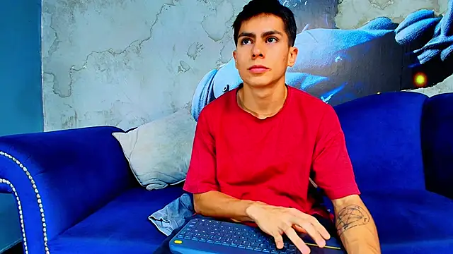 Snapshot of Aron_pulse chatting on 03-21-26, 01:26 Aron pulse online show from 03-21-26, 01:26