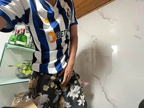 Snapshot of TommyMille chatting on 02-07-26, 07:34 TommyMille online show from 02-07-26, 07:34