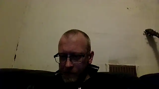 Snapshot of UnshodSixties chatting on 03-18-26, 02:04 UnshodSixties online show from 03-18-26, 02:04