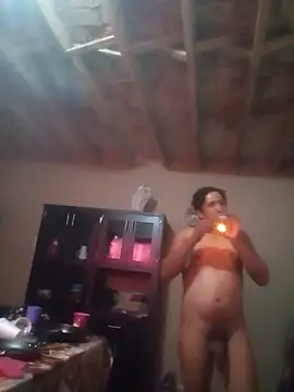 Snapshot of Carlos_xxx chatting on 08-10-26, 12:36 Carlos xxx online show from 08-10-26, 12:36
