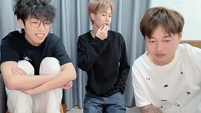 No 1MiaoMiao-Kk online show from 02-05-26, 11:37