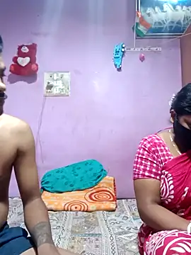 Snapshot of Fetish-Couple2 chatting on 03-18-26, 08:12 Fetish-Couple2 online show from 03-18-26, 08:12