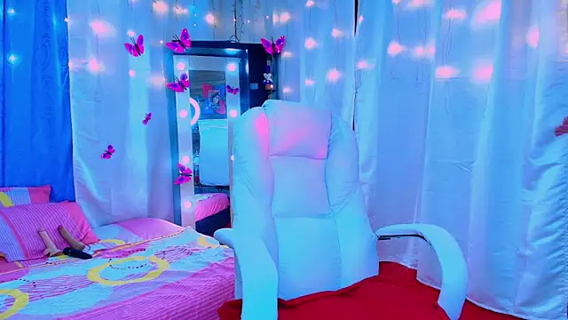 Snapshot of DanielaLati chatting on 03-20-26, 02:38 DanielaLati online show from 03-20-26, 02:38