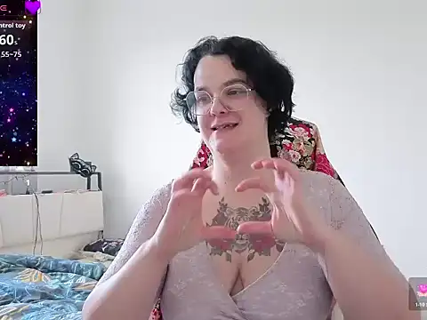 lunatigre4 online show from 02-24-26, 03:10