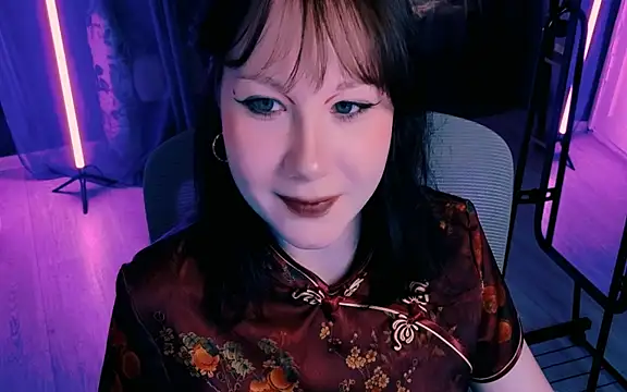 Snapshot of marty_bree chatting on 06-18-26, 05:17 marty bree online show from 06-18-26, 05:17