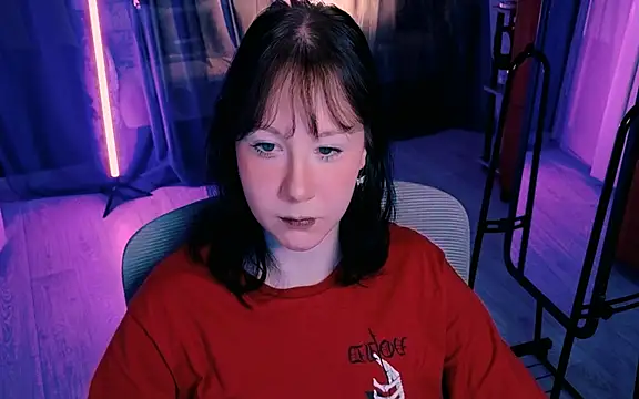 Snapshot of marty_bree chatting on 06-20-26, 05:05 marty bree online show from 06-20-26, 05:05