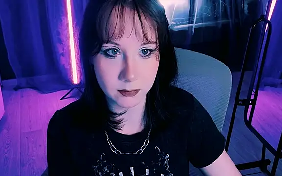 Snapshot of marty_bree chatting on 06-28-26, 04:57 marty bree online show from 06-28-26, 04:57