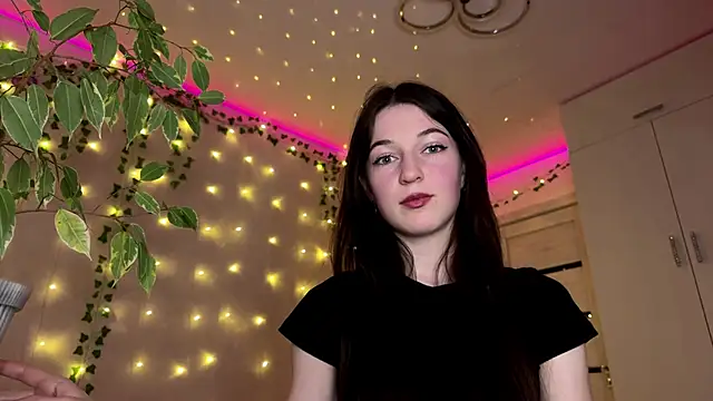 Snapshot of DianneBarke chatting on 02-15-26, 03:20 DianneBarke online show from 02-15-26, 03:20