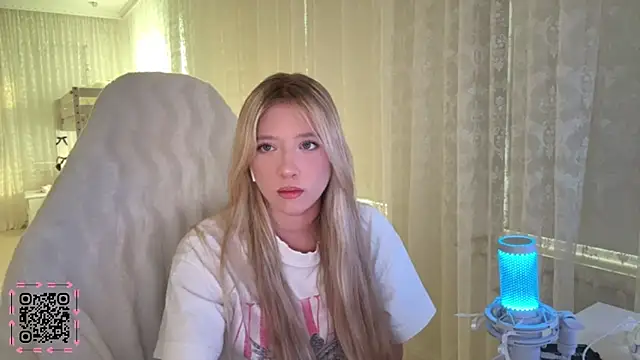 IvyArmbrister online show from 03-30-26, 03:35