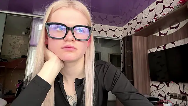 EugeniePostemski online show from 02-11-26, 11:15