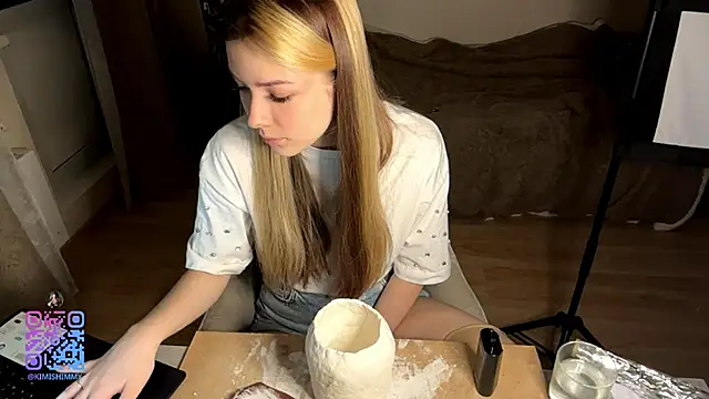 Kimi Luckman online show from 02-09-26, 02:43