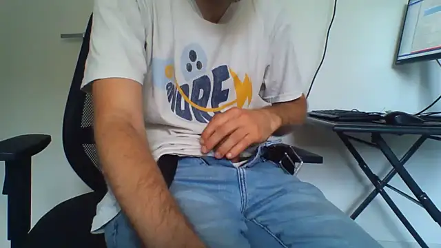 Snapshot of andre_italy chatting on 05-04-26, 03:41 andre italy online show from 05-04-26, 03:41