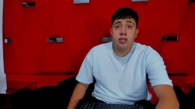 Emma And Darling online show from 02-10-26, 02:21