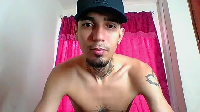 Snapshot of Stiward_newman chatting on 03-12-26, 04:46 Stiward newman online show from 03-12-26, 04:46