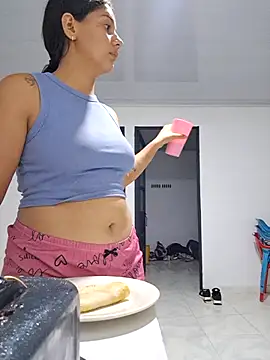 Snapshot of Cris18sexy chatting on 03-29-26, 02:33 Cris18sexy online show from 03-29-26, 02:33