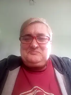 Snapshot of SusanStar874 chatting on 06-11-26, 02:15 SusanStar874 online show from 06-11-26, 02:15