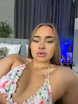 MonicaWestt online show from 05-08-26, 07:36