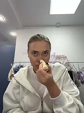 MonicaWestt online show from 06-11-26, 06:44