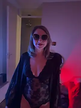 Snapshot of hottogetherNL chatting on 02-24-26, 10:30 hottogetherNL online show from 02-24-26, 10:30