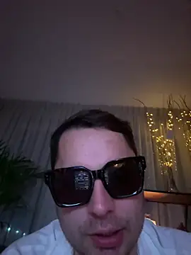 Snapshot of hottogetherNL chatting on 04-05-26, 12:30 hottogetherNL online show from 04-05-26, 12:30