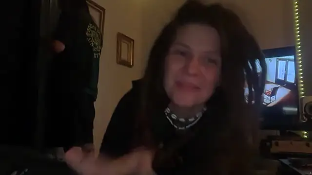Snapshot of TheMoonNTheSun chatting on 06-11-26, 07:17 TheMoonNTheSun online show from 06-11-26, 07:17