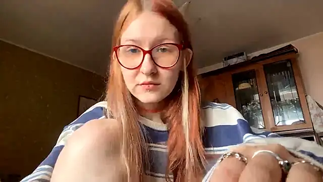 LaureenVielma online show from 02-15-26, 07:51