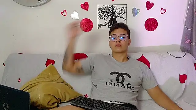 zilong love20 online show from 02-15-26, 10:28