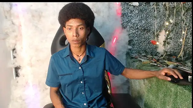 Snapshot of Walkers05 chatting on 03-24-26, 06:13 Walkers05 online show from 03-24-26, 06:13